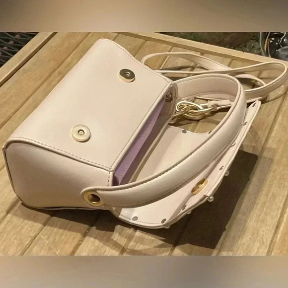 HOUSE OF WANT. WE ARE CHIC CROSS BODY BAG. DESIGNER. WINTER WHITE. NWTS🛍️! - Picture 14 of 15